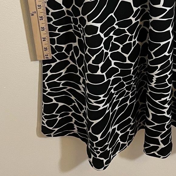 Denver Hayes XS Stretchy Dress Built In Bra Animal Print Black and White - Picture 5 of 15